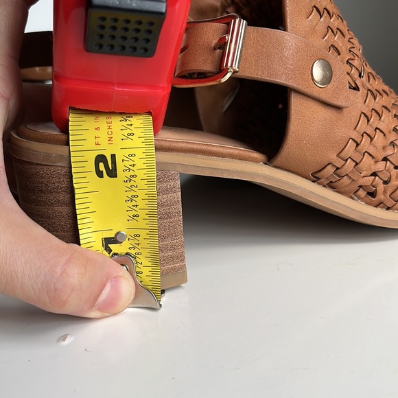 Universal Thread sandals - Picture 6 of 6